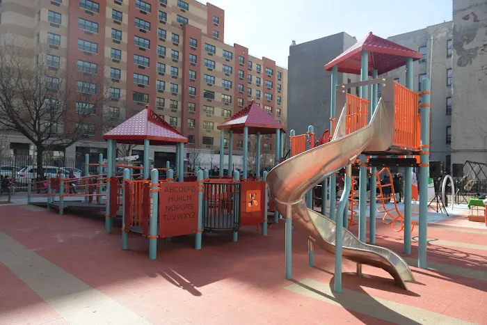 Mount Hope Playground Picture 4