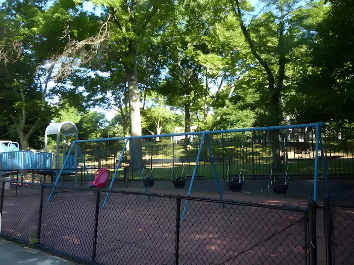 Paul's Playground Picture 6