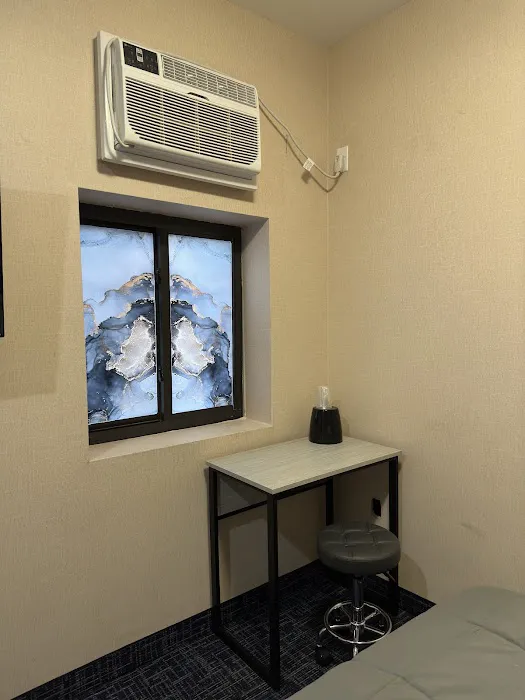 Willis suites Picture 8