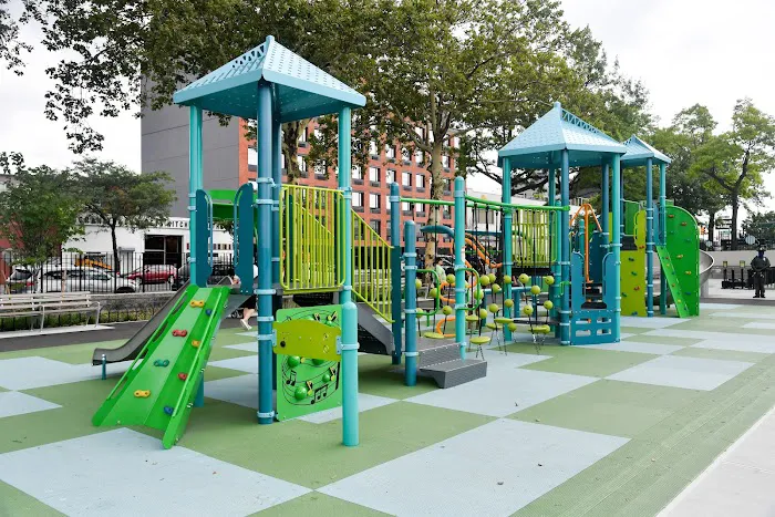 Pulaski Park Picture 10