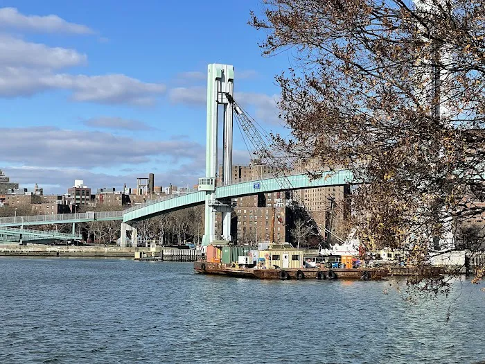 Wards Island Park Picture 7