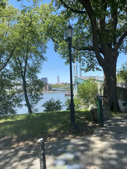 NYC RIDING ACADEMY Picture 1