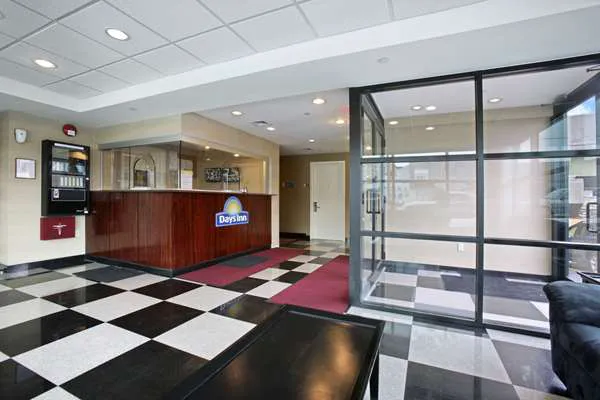 Days Inn by Wyndham Bronx Near Stadium Picture 9