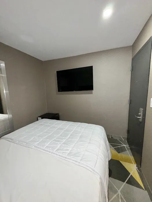 Diamond suites Picture 1