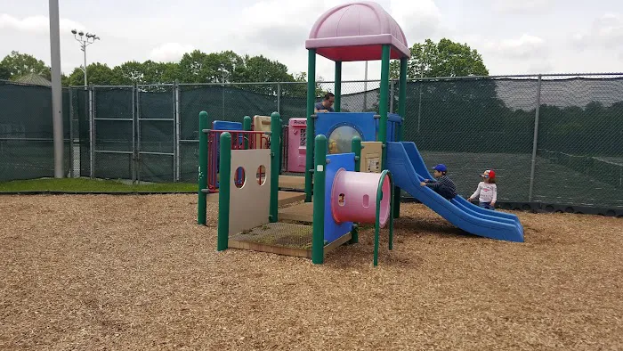 Gillie Park Picture 8