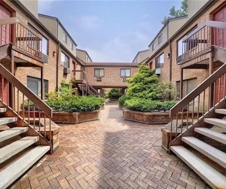 Live Oaks Condo