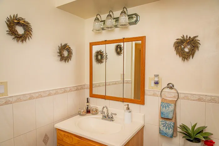 Spacious Comfy Room In Cozy Classy Duplex Picture 1