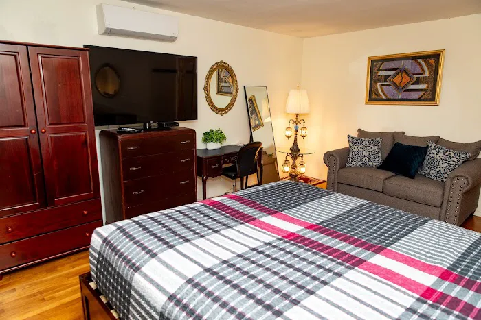 Spacious Comfy Room In Cozy Classy Duplex Picture 2