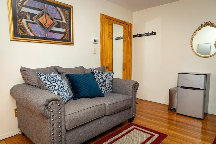 Spacious Comfy Room In Cozy Classy Duplex Picture 7