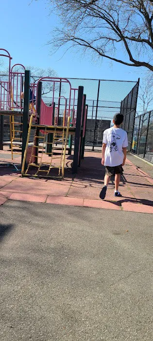 Starr Playground Picture 3