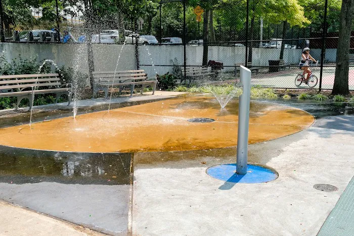 Starr Playground Picture 9