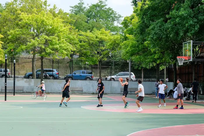 Starr Playground Picture 4