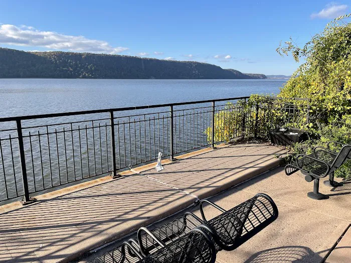 Yonkers Riverfront Promenade Picture 10