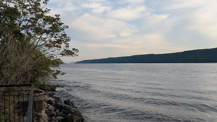 Yonkers Riverfront Promenade Picture 9