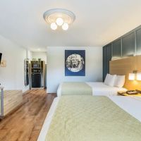 Ardsley Acres Hotel Court ico
