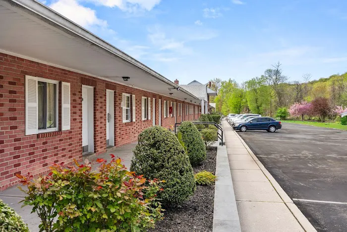 Ardsley Acres Hotel Court Picture 7