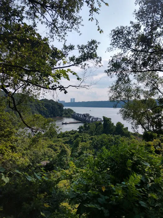 Half-Moon Overlook Picture 7