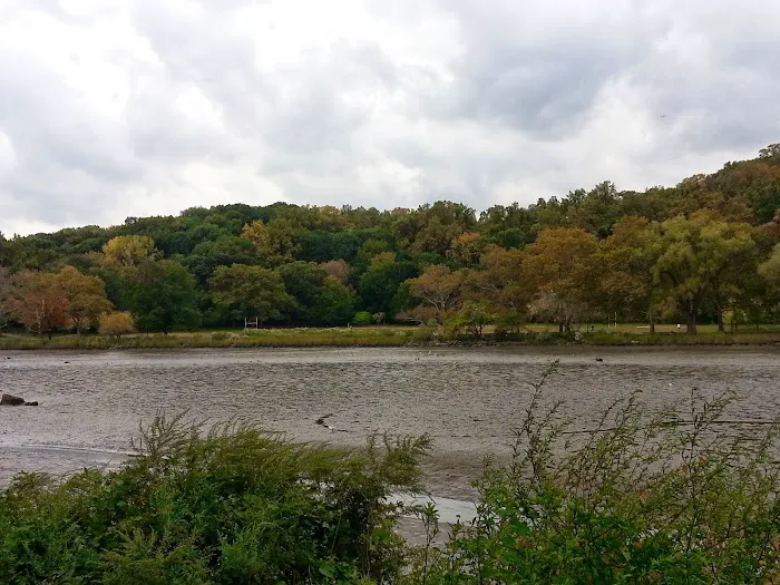 Spuyten Duyvil Shorefront Park Picture 10
