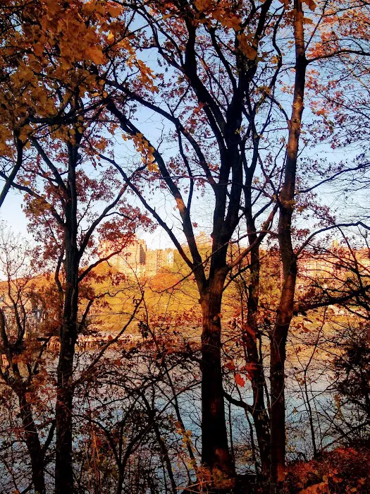 Spuyten Duyvil Shorefront Park Picture 7
