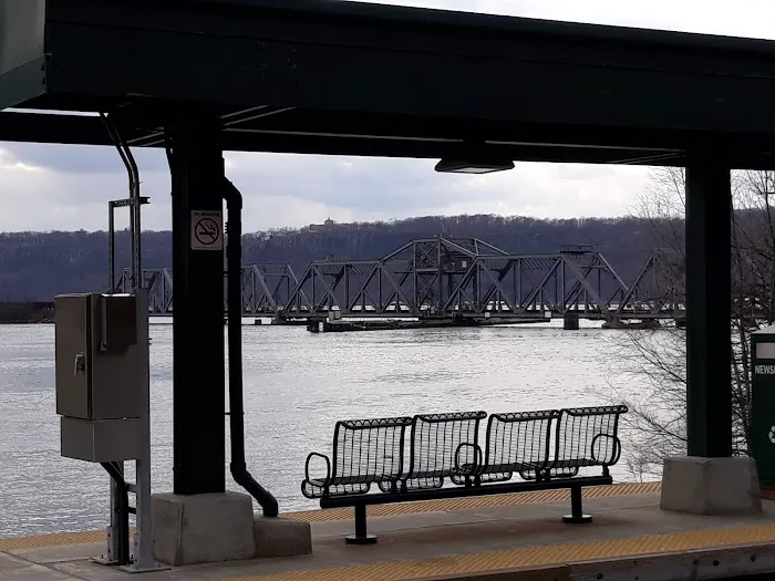 Spuyten Duyvil Shorefront Park Picture 9