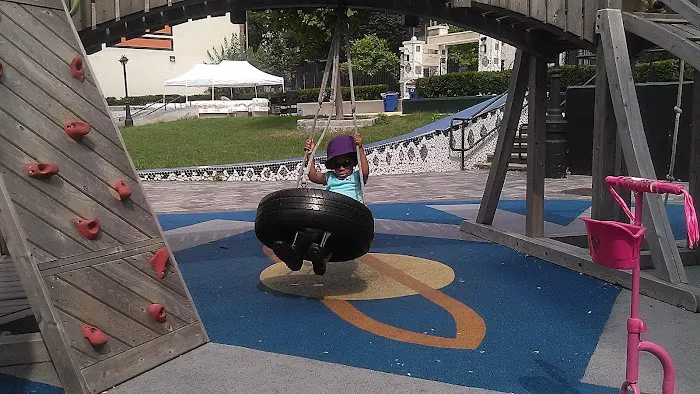 University Malls Picture 8