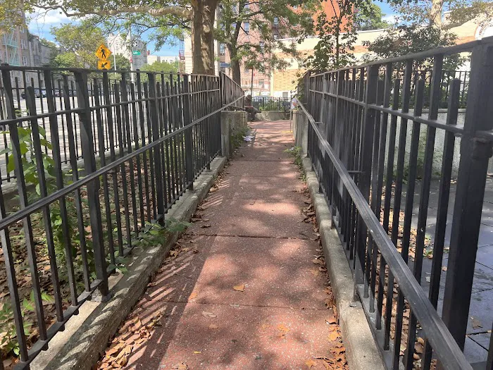 Goble Playground Picture 10