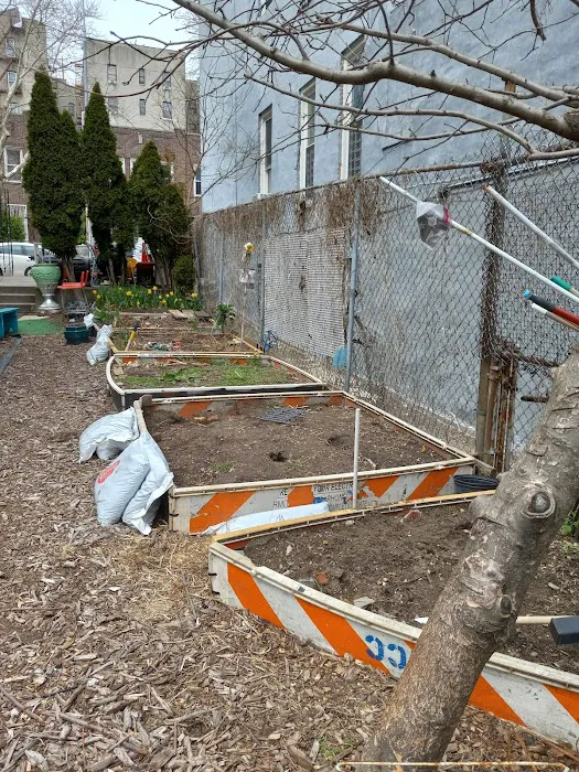 Little Paradise Community Garden Picture 5