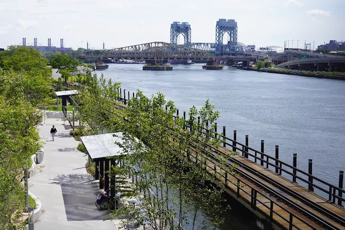 Bankside Park South Picture 7