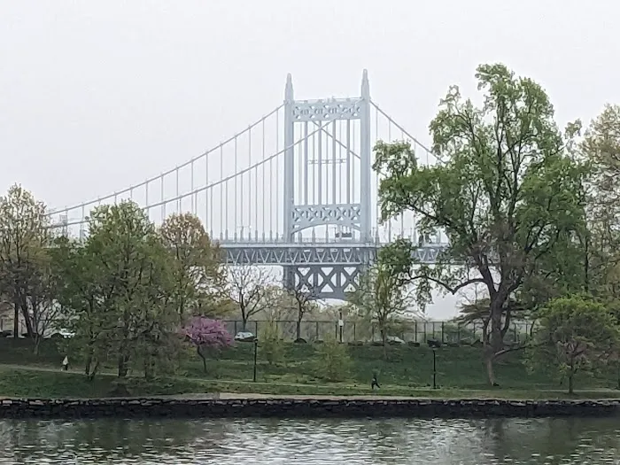 East River Esplanade Picture 2