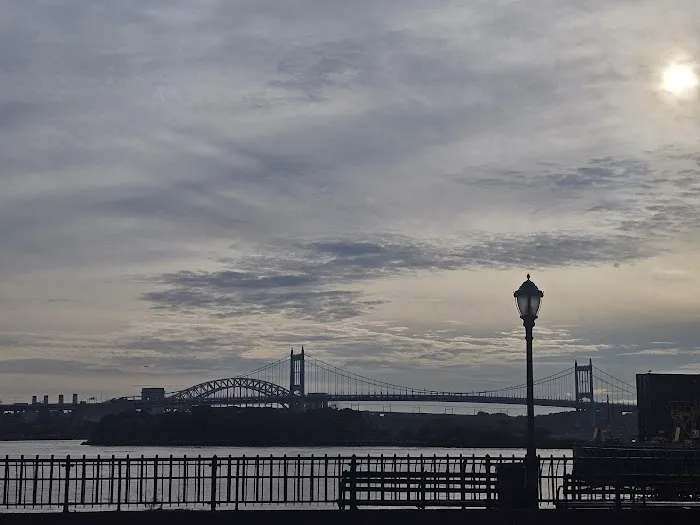 East River Esplanade Picture 3