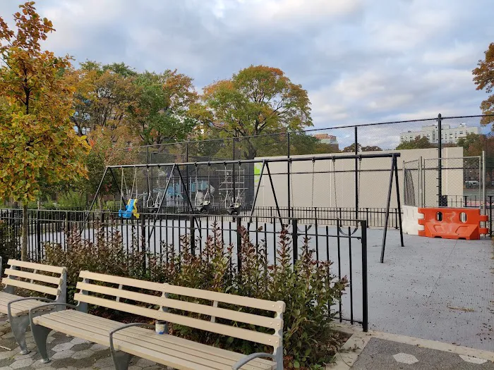Hallets Cove Playground Picture 8
