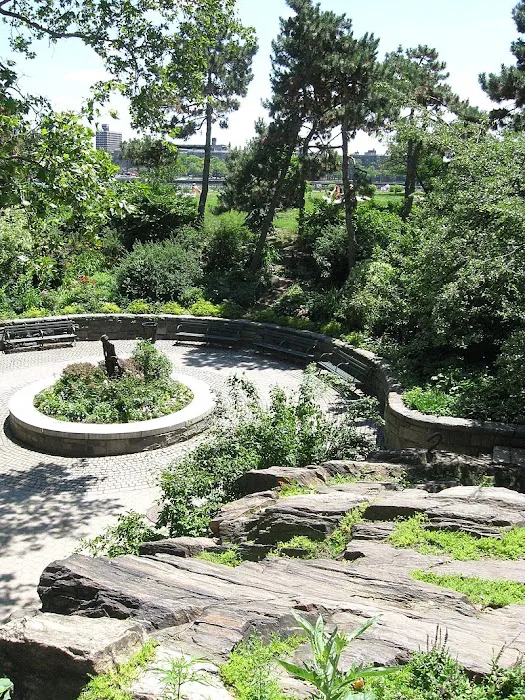 Carl Schurz Park Picture 3