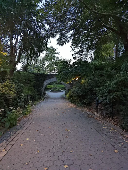 Carl Schurz Park Dog Runs Picture 8