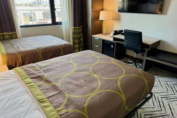 Super 8 by Wyndham Bronx Near Stadium Picture 5