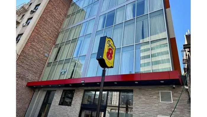 Super 8 by Wyndham Bronx Near Stadium Picture 4