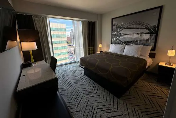 Super 8 by Wyndham Bronx Near Stadium Picture 3