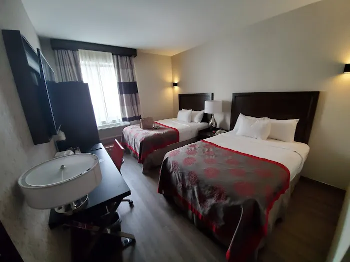 Ramada by Wyndham Bronx Picture 1