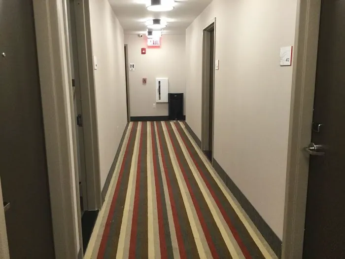 Ramada by Wyndham Bronx Picture 3