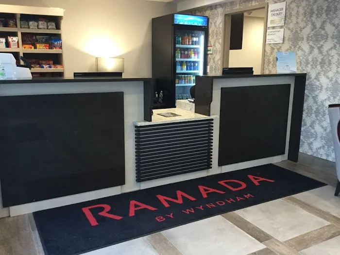 Ramada by Wyndham Bronx Picture 10