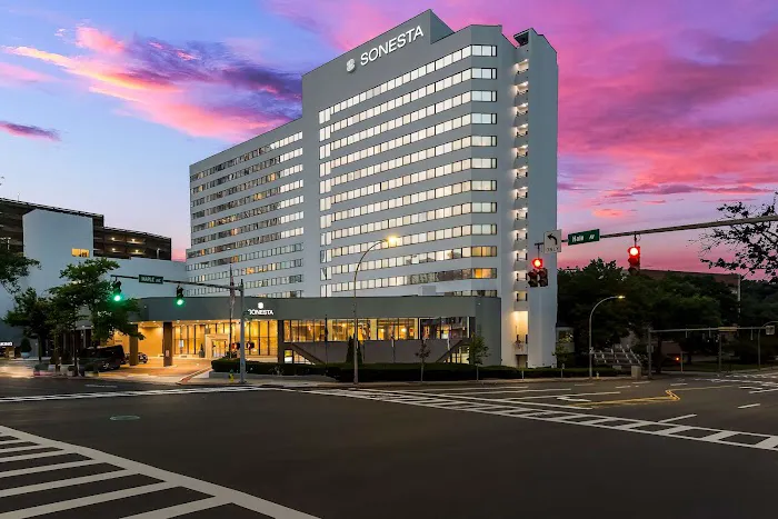 Sonesta White Plains Downtown Picture 1