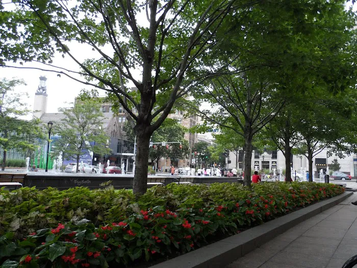 Renaissance Plaza Picture 1