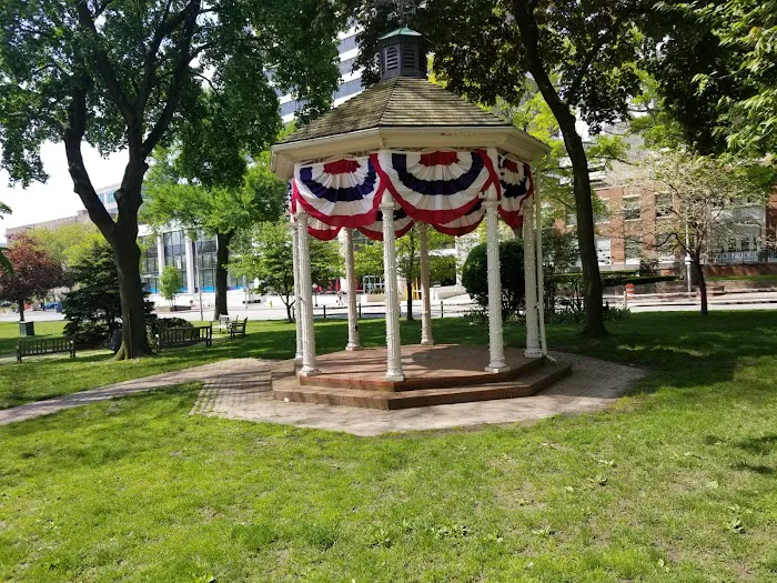 White Plains Park Picture 9