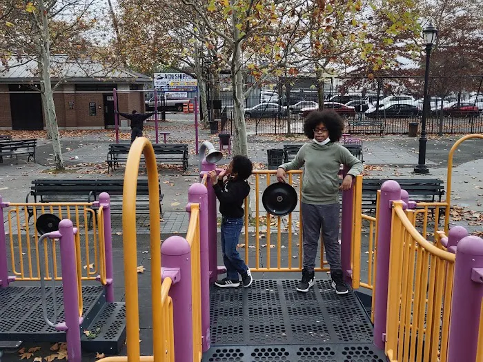 Curtis Playground Picture 3