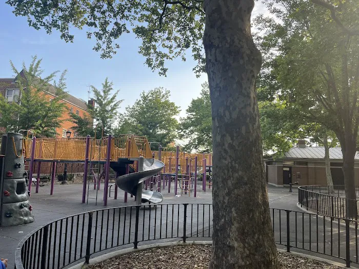 Curtis Playground Picture 6