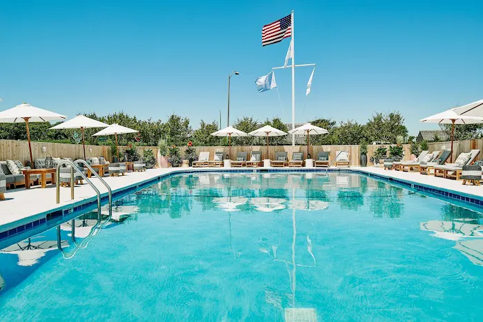 Hero Beach Club Picture 6