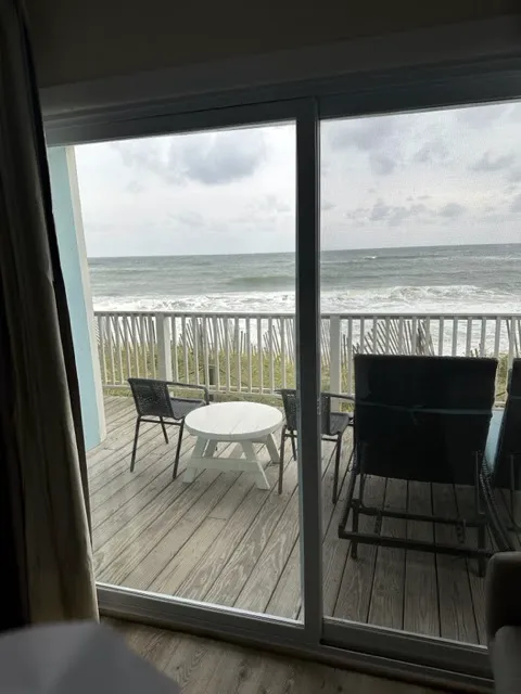 Ocean Surf Resort Picture 9