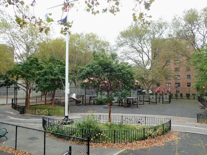 Frost Playground Picture 6