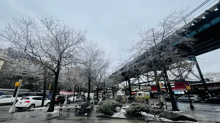 Woodside Memorial Plaza Picture 1