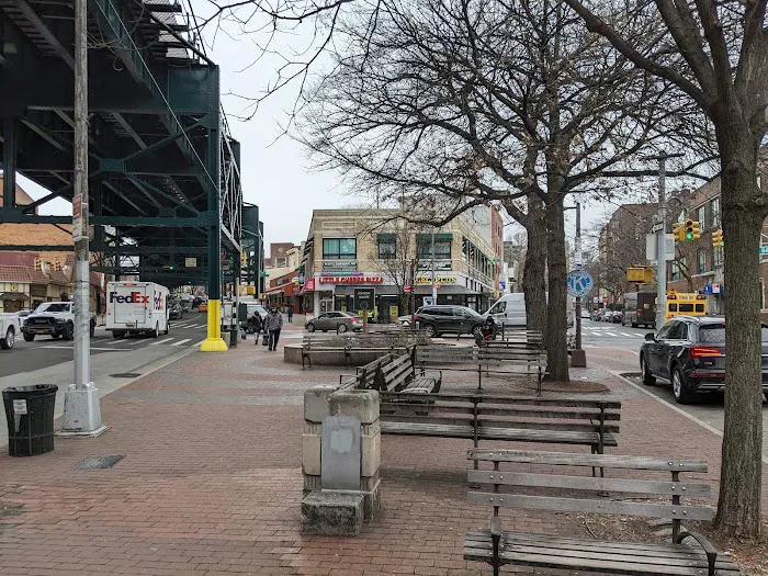 Woodside Memorial Plaza Picture 6