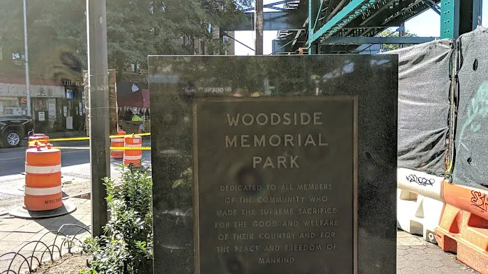 Woodside Memorial Plaza Picture 7
